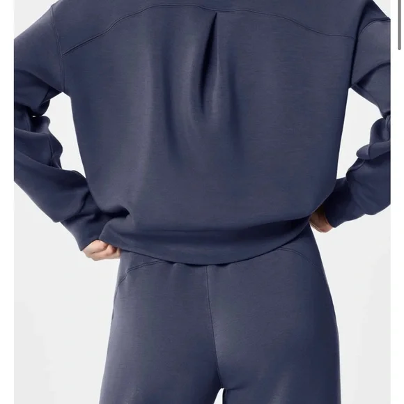 SPANX Air Essentials Dark Storm Blue Crewneck Sweatshirt sz M - Picture 2 of 7